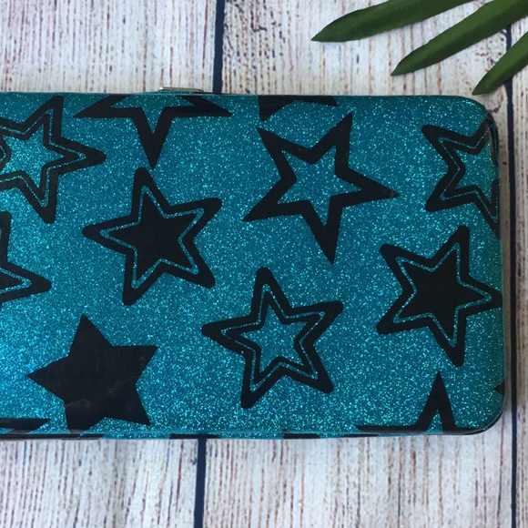 ▪️Sparkling Blue Clutch▪️ - Picture 2 of 3